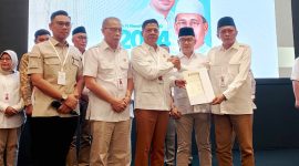 Pasangan H. Hairul Warisin dan HM Edwin Hadiwijaya baru saja menerima tambahan dukungan signifikan dari Partai Gerindra, yang menyerahkan surat keputusan B1 KWK pada Minggu, 25 Agustus 2024. Penyerahan yang berlangsung di Hotel Lombok Raya. (Foto: Istimewa) 