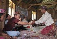 PT PLN (Persero) Unit Induk Pembangunan Nusa Tenggara (UIP Nusra) kembali menunjukkan komitmennya dengan menggelar prosesi adat Takung Wae Teku di Poco Leok, Manggarai, Nusa Tenggara Timur (NTT). (Foto: Istimewa)