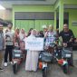 Peringati HUT Kemerdekaan ke-79, YBM PLN NTB menyumbangkan enam sepeda listrik ke Rumah Singgah House of Hope di Mataram, yang menyediakan tempat tinggal sementara bagi warga kurang mampu yang menjalani pengobatan. (Foto: Dok. PLN)