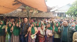 Kedatangan Tim Roadshow Mi6 di desa Pesanggrahan. (Foto: Istimewa)