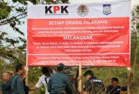 KPK mendampingi Pemprov NTB menertibkan tambang emas ilegal yang beroperasi di Dusun Lendek Bare, Sekotong, Lombok Barat. (Dok KPK)