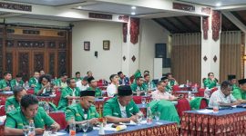 Suasana penuh semangat pada Muskerwil dan Rakorwil GP Ansor NTB di Lombok Barat, di mana anggota dan pengurus membahas penguatan struktur serta pemberdayaan ekonomi untuk masa depan organisasi. (Foto: istimewa)