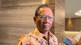 Mahfud MD membahas kebijakan kabinet Presiden Prabowo Subianto dan strategi politiknya. (Foto: istimewa)