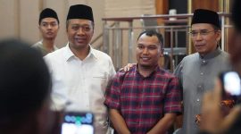 TGB bersama Bang Zul usai Salat Jumat di Islamic Center, pada Jumat 8 November 2024. (Foto: istimewa)