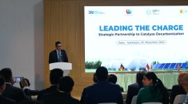 Direktur Utama PLN, Darmawan Prasodjo menyampaikan opening remaks pada acara penandatanganan Memorandum of Understanding antara PLN dengan KfW pada sela-sela rangkaian COP29 di Baku, Azerbaijan pada Rabu, (13/11). Dirinya menegaskan bahwa kesepakatan penting ini merupakan bukti komitmen penuh PLN dalam menjalankan transisi energi melalui kolaborasi global. (Foto: Dok. PLN)