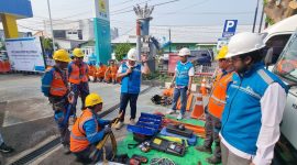 Petugas PLN NTB melakukan apel siaga untuk memastikan keandalan pasokan listrik selama Pilkada 2024 di Lombok, Sumbawa, dan Bima. (Foto: Dok. PLN)