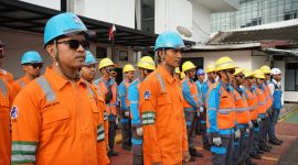 Petugas PLN NTB tengah melakukan apel siaga sebagai persiapan memastikan keandalan pasokan listrik selama perayaan Natal dan Tahun Baru 2025. (Foto: Dok. PLN)