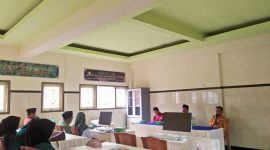 Serah terima mahasiswa PPLP FKIP UNW Mataram kepada Kepala MA NW Aik Ampat di Ruang Multimedia, menandai dimulainya program praktik pendidikan. (Foto: Istimewa)