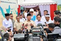 Keterangan Foto:
Presiden Prabowo Subianto meresmikan proyek strategis ketenagalistrikan di PLTA Jatigede, Sumedang, yang menandai komitmen Indonesia menuju energi bersih.