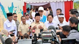 Keterangan Foto:
Presiden Prabowo Subianto meresmikan proyek strategis ketenagalistrikan di PLTA Jatigede, Sumedang, yang menandai komitmen Indonesia menuju energi bersih.