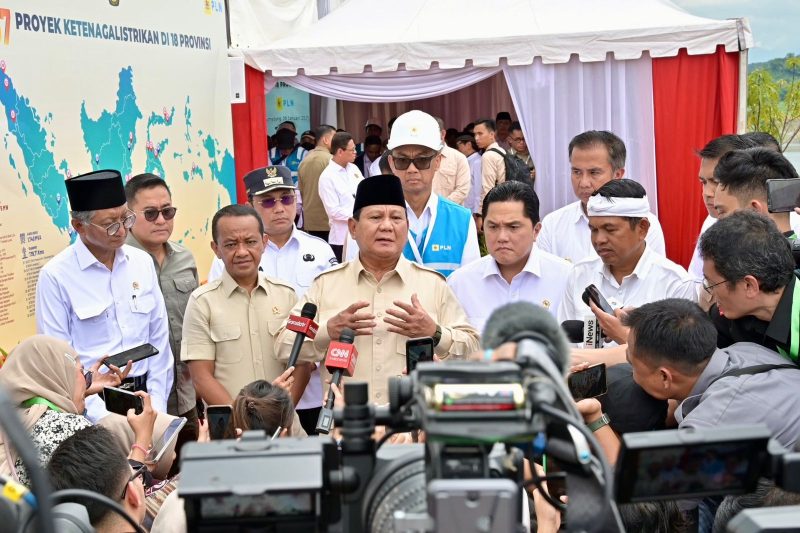 Keterangan Foto:
Presiden Prabowo Subianto meresmikan proyek strategis ketenagalistrikan di PLTA Jatigede, Sumedang, yang menandai komitmen Indonesia menuju energi bersih.