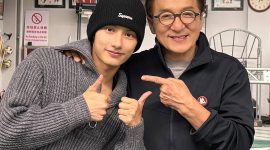 Foto pertama film The Shadow's Edge, yang dibintangi oleh Jun SEVENTEEN dan Jackie Chan, resmi dirilis. (instagram.com/junhui_moon)