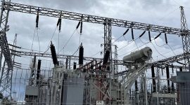 PLN sukses merealisasikan penyambungan daya sebesar 14 MVA untuk PT Sumbawa Juta Raya di Plampang, Sumbawa. Langkah ini merupakan komitmen PLN mendukung pertumbuhan industri tambang di NTB sekaligus memastikan keandalan listrik yang menjadi pilar utama pembangunan daerah. (Foto: Dok. PLN)