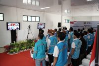 Keterangan Foto:
Presiden Prabowo Subianto meresmikan proyek kelistrikan dari PLTA Jatigede, Sumedang, didampingi Menteri ESDM dan pejabat terkait, simbolisasi langkah Indonesia menuju kemandirian energi. (Foto: Dok. PLN)