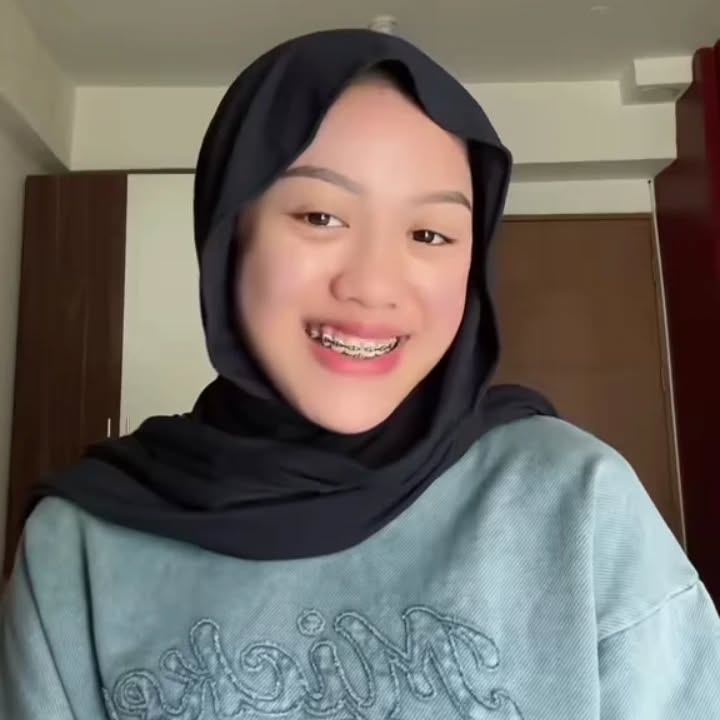 Laura Meizani putri dari Nikita Mirzani . ( intagram.@laura_meizani2)