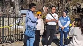 Bikin konten di depan rumah yang kebakaran di Los Angeles, Uya Kuya dan timnya diusir warga. (Google)