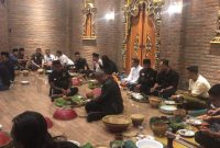 Kebersamaan dan Komitmen – Suasana hangat dalam acara silaturahmi dan peresmian Team Quick Response Laskar Sasak di Warung Bambu, Bonjeruk. (Foto: Istimewa)