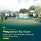 Sejumlah petugas dari Bank NTB Syariah Cabang Bima menyerahkan paket bantuan sembako dan perlengkapan darurat kepada warga terdampak banjir di Kecamatan Wera, Kabupaten Bima. Bantuan ini diharapkan dapat meringankan beban warga dalam menghadapi masa pemulihan pasca-banjir. (Foto: Istimewa)