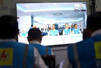 Kesiapan PLN dalam Menjaga Keandalan Listrik Nasional :
Melalui koordinasi virtual dan pemantauan sistem secara langsung, PLN memastikan kesiapan infrastruktur kelistrikan menghadapi berbagai tantangan operasional. Langkah ini menjadi bagian dari komitmen PLN dalam memberikan pelayanan terbaik dan menjaga kestabilan pasokan listrik bagi masyarakat. (Foto: Dok. PLN)