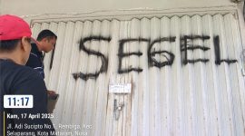 Kantor operasional Grab disegel, driver online geram: 'Kami bukan robot, kami manusia!' . (Foto: Istimewa)