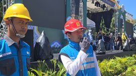 Petugas PLN UP3 Sumbawa siaga penuh memastikan keandalan pasokan listrik dalam mendukung kelancaran pelaksanaan STQH ke-27 tingkat Provinsi NTB di Kabupaten Sumbawa. (Foto: Dok. PLN)