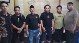 Para tersangka kasus penganiayaan di Sunset Land, Mataram, saat diamankan di Polresta Mataram sebelum akhirnya mendapatkan penangguhan penahanan. (Foto: Istimewa)