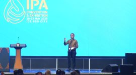 Menteri Energi dan Sumber Daya Mineral (ESDM), Bahlil Lahadalia ketika menyampaikan laporan dalam pembukaan The 49th Indonesia Petroleum Association Convention and Exhibition (IPA Convex) 2025 di ICE BSD, Tangerang pada Rabu (21/5).(Foto: Dok. PLN)