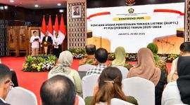 Suasana Konferensi Pers Rencana Usaha Penyediaan Tenaga Listrik (RUPTL) PLN 2025-2034 di Kantor Kementerian ESDM, Jakarta pada Senin, (26/5). (Foto: Dok. PLN)
