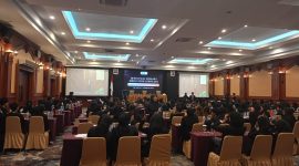 Mahasiswa Jurusan Hubungan Internasional UNRAM berperan sebagai delegasi negara dalam simulasi sidang PBB NTB MUN 2025 di Hotel Lombok Raya, Mataram. (Foto: Istimewa)