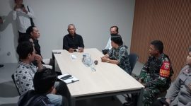 Ketua Laskar NTB Kota Mataram, Sahrul Hadi, saat audiensi dengan manajemen CV Utama Simpang Plasindo membahas dugaan pelanggaran hak buruh. (Foto: Istimewa)