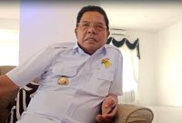 Bupati Lombok Timur, H. Haerul Warisin, saat memberikan klarifikasi resmi kepada media soal pengaturan ulang aktivitas wisata di Pantai Ekas. (Foto: Istimewa)