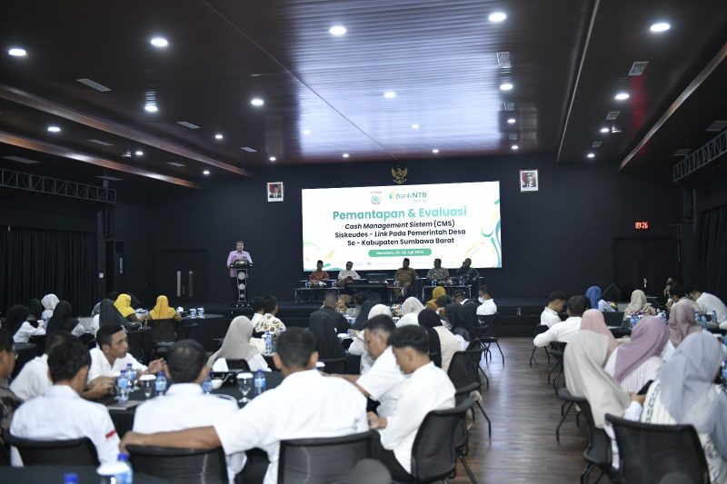 Suasana kegiatan evaluasi dan pemantapan penggunaan aplikasi Siskeudes dan CMS oleh Bank NTB Syariah yang diikuti pemerintah desa se-Kabupaten Sumbawa Barat. (Foto: Istimewa)