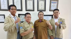 Kepsek, pembina OSIS, dan pengurus inti OSIS SMAN 1 Narmada siap mendukung pesta demokrasi siswa dalam pemilihan Ketua OSIS 2025–2026 !. (Foto: Istimewa)