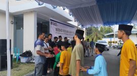 Aksi sosial PLN UIW NTB: berbagi sembako untuk dhuafa dan anak yatim sebagai wujud kepedulian di Hari Pelanggan Nasional. (Foto: Dok. PLN)