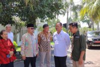 Deputi Kemenko Polhukam Marsda TNI Eko Dono Indarto meninjau ruang belajar di Sekolah Rakyat 18 Desa Bengkel, Lombok Barat, Kamis (11/9). (Foto: Istimewa)