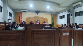 Saksi ahli konstruksi, I Wayan Winarta, saat memberikan kesaksian dalam sidang kasus dugaan korupsi NCC di Pengadilan Tipikor Mataram. (Foto: Istimewa)
