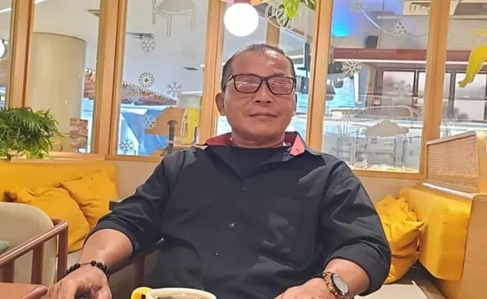 Pemerhati sosial politik NTB, Iwan Slenk, menyampaikan pesan damai terkait aksi 3 September yang viral di Kantor Gubernur NTB. (Foto: Istimewa)