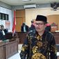 Mantan Sekda NTB, Rosiady Husaeni Sayuti, menjalani sidang tuntutan kasus dugaan korupsi pembangunan NTB Convention Center (NCC) di Pengadilan Tipikor Mataram. (Foto: Istimewa)