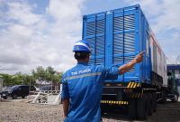 Mobilisasi genset berkapasitas besar ke Mandalika, langkah strategis PLN jaga pasokan listrik ajang internasional. (Foto: Dok. PLN)