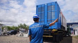Mobilisasi genset berkapasitas besar ke Mandalika, langkah strategis PLN jaga pasokan listrik ajang internasional. (Foto: Dok. PLN)