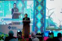 General Manager PLN UIW NTB, Sri Heny Purwanti, menyampaikan komitmen PLN dalam mendukung pengembangan energi hijau pada pembukaan ICATEI 2025 di Hotel Merumatta Senggigi, Lombok. (Foto: Dok. PLN)