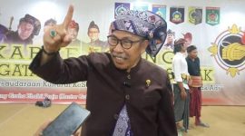 Dr. H. Lalu Sajim Sastrawan, SH., MH., tokoh adat Sasak, menyerukan pentingnya menjaga marwah Unram dalam Pilrek. (Foto: Istimewa)