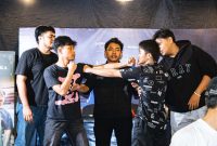 Suasana menegangkan mewarnai sesi press conference dan face off Justitia Fight Sport, 32 fighter siap unjuk nyali di ring kehormatan NTB. (Foto: Istimewa)