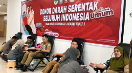 Suasana kegiatan donor darah serentak di RSUD Tripat Gerung, Lombok Barat, yang diikuti puluhan pegawai dan masyarakat umum, Senin (3/11/25).(Foto: Istimewa)