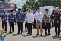 Para pejabat daerah dan aparat kepolisian menghadiri kegiatan nasional ‘Koperasi untuk Negeri, Polri untuk Masyarakat’ di Sumbawa. (Foto: Dok. PLN)