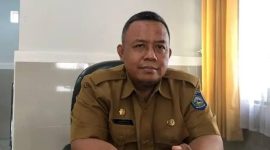 Di tengah tekanan tenggat dan kondisi lapangan yang kompleks, Kepala Dinas PUPR NTB, Sadimin, memaparkan upaya percepatan pembangunan infrastruktur yang terus digenjot hingga hari peresmian. (Foto: Istimewa)