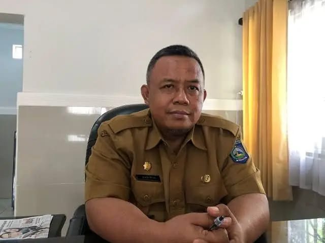 Di tengah tekanan tenggat dan kondisi lapangan yang kompleks, Kepala Dinas PUPR NTB, Sadimin, memaparkan upaya percepatan pembangunan infrastruktur yang terus digenjot hingga hari peresmian. (Foto: Istimewa)