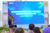 General Manager PLN UIW NTB, Sri Heny Purwanti, menyampaikan sambutan dalam peresmian sistem Zero Down Time (ZDT) di kawasan Kantor Gubernur dan Pendopo NTB, Mataram, Jumat (12/12/2025). (Dok. PLN)
