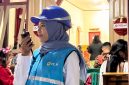 Petugas PLN memantau langsung keandalan listrik di lokasi ibadah guna memastikan perayaan Natal 2025 berjalan aman dan tanpa gangguan. (Foto: Dok. PLN)