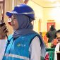 Petugas PLN memantau langsung keandalan listrik di lokasi ibadah guna memastikan perayaan Natal 2025 berjalan aman dan tanpa gangguan. (Foto: Dok. PLN)